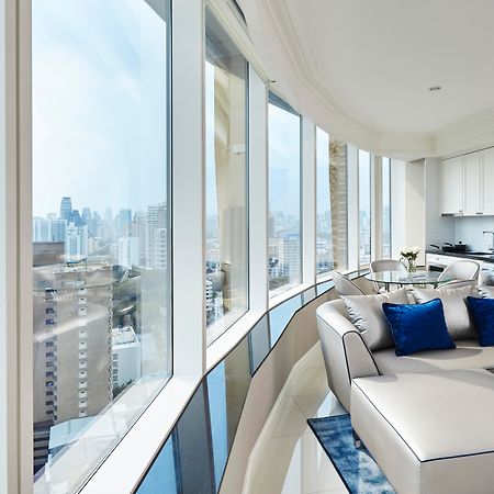 Grande Centre Point Sukhumvit 55 Thong Lo Hotel Bangkok Exterior photo The living room of a three-bedroom apartment