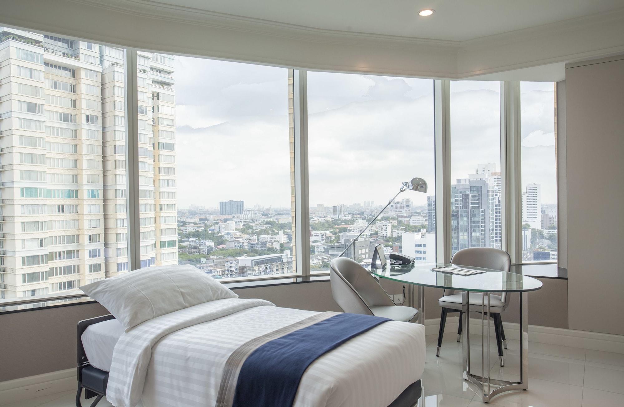 Grande Centre Point Sukhumvit 55 Thong Lo Hotel Bangkok Exterior photo A bedroom at the hotel